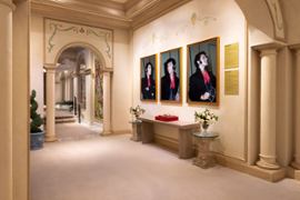 يكرم منتجع وكازينو ويست جيت لاس فيجاس إلفيس بريسلي بفيلا Imperial Sky Villa.