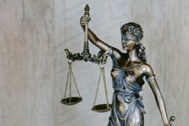 Struggling MA gambler files lawsuit against Kalshi, claims he lost thousands - Casino News Thumbnail