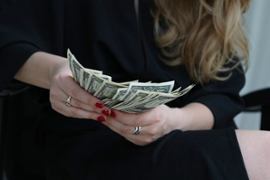Missouri and Texas lottery players strike it rich with a jaw-dropping $1.79 billion Powerball jackpot. - Casino News Thumbnail