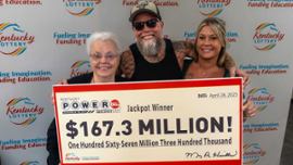 A son wins $167 million in Powerball and shares the prize with his mother in Kentucky. - Casino News Thumbnail