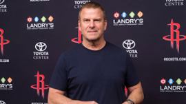 Tilman Fertitta makes a play for Caesars, topping competitor's bid