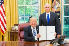 Donald Trumpin "iso ja kaunis lakiesitys" asettaa haasteita urheiluvedonlyöjille ja pokerinpelaajille. - Casino News Thumbnail