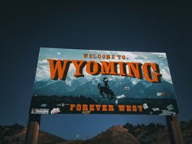 Wyoming wydaje ostrzeżenie publiczne w sprawie nielegalnego hazardu online - Casino News Thumbnail