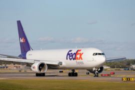 История FedEx: как игра в блэкджек спасла компанию